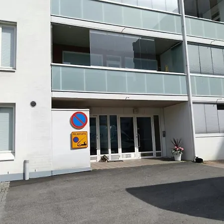Spacious For 5 With Sauna In Alppila *
